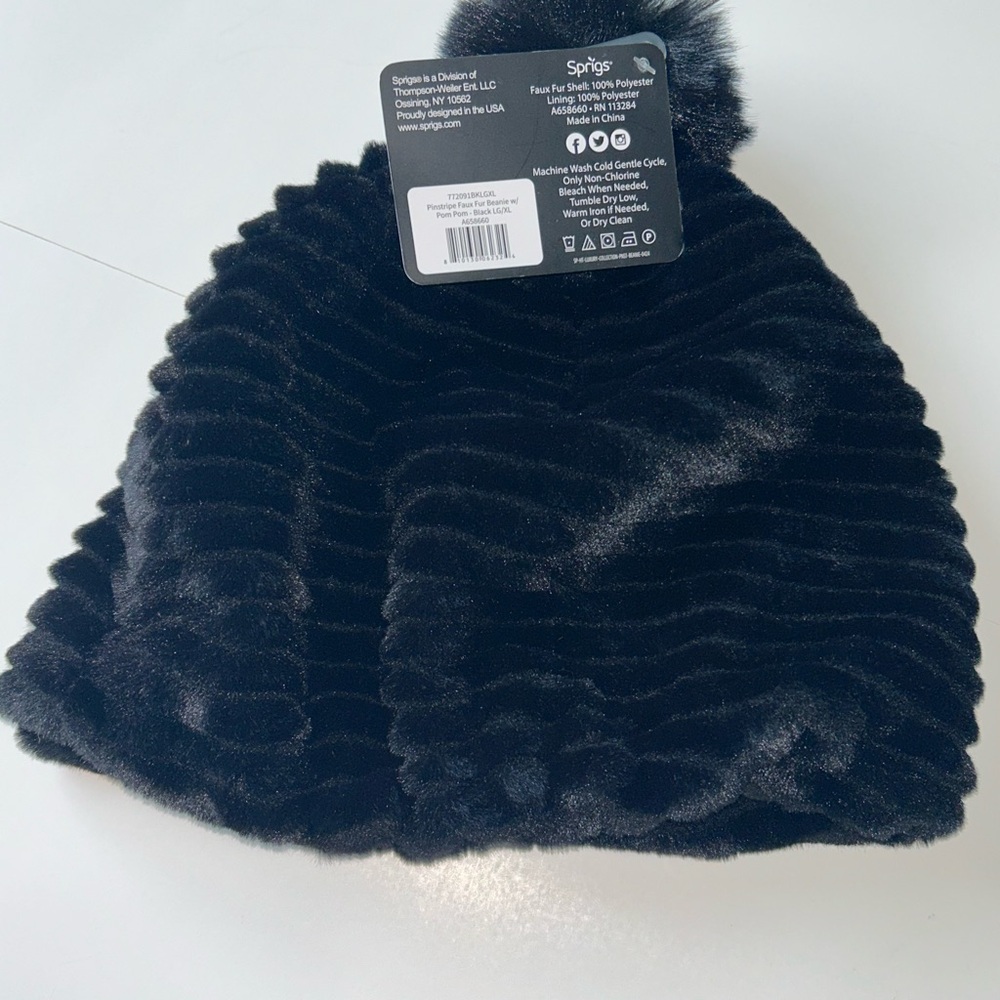 Black Faux Fur Pom-Pom Hat